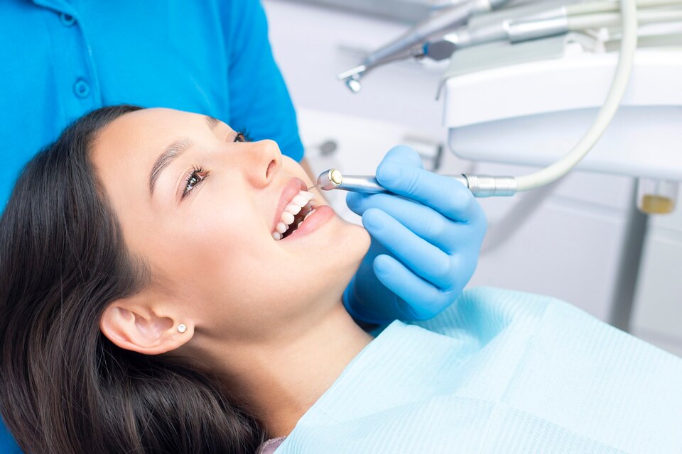 dental-scaling-gigi-murah-klinik